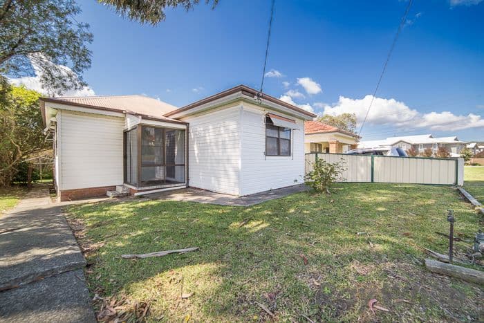 61 Douglas Street, WALLSEND NSW 2287, Wallsend - Thumbnail 2