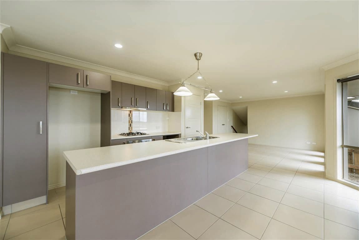 10 Isdell Court, UPPER COOMERA QLD 4209, Upper Coomera - Thumbnail 4