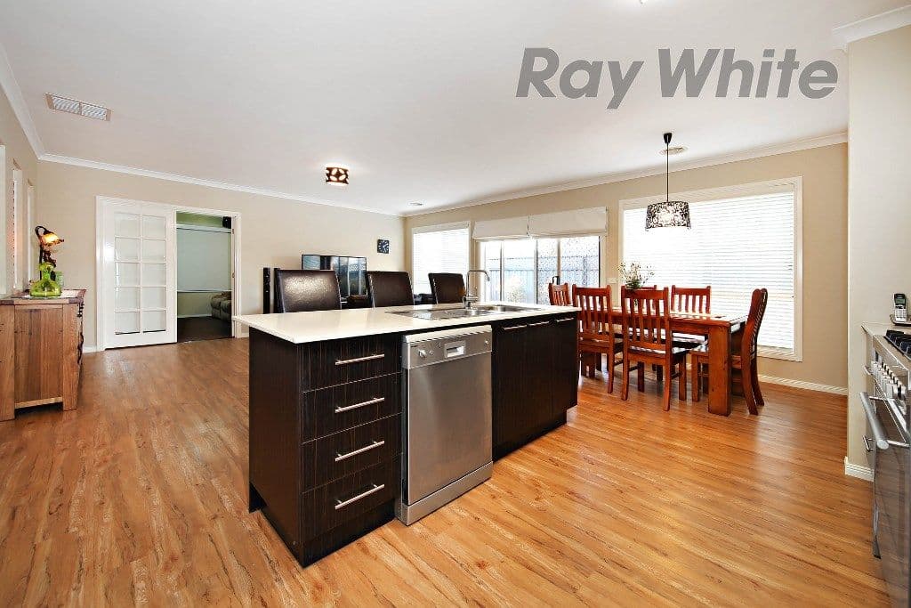 21 Derham Drive, Point Cook VIC 3030, Point Cook - Thumbnail 5
