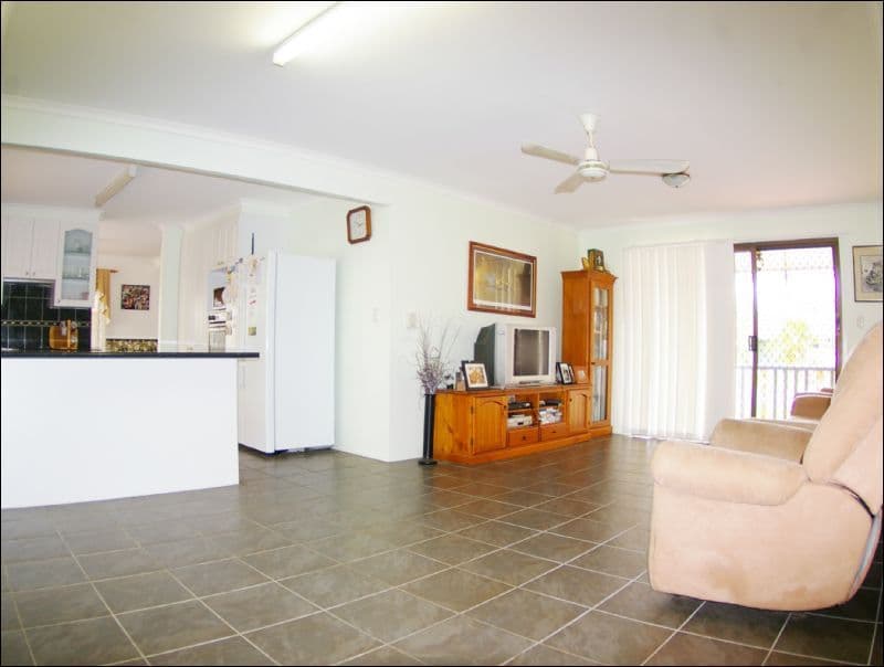 45 Bucknor Drive, DECEPTION BAY QLD 4508, Deception Bay - Thumbnail 3