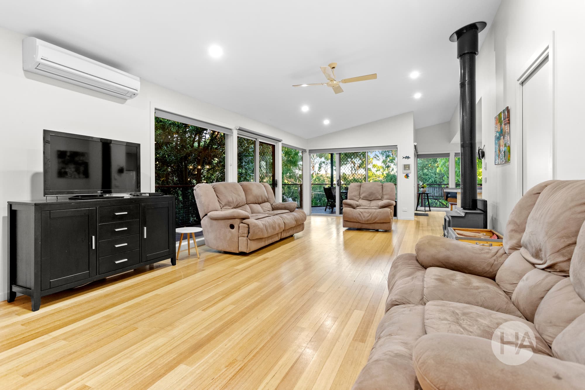 32 Meanderri Drive, INVERLOCH, Inverloch - Thumbnail 2