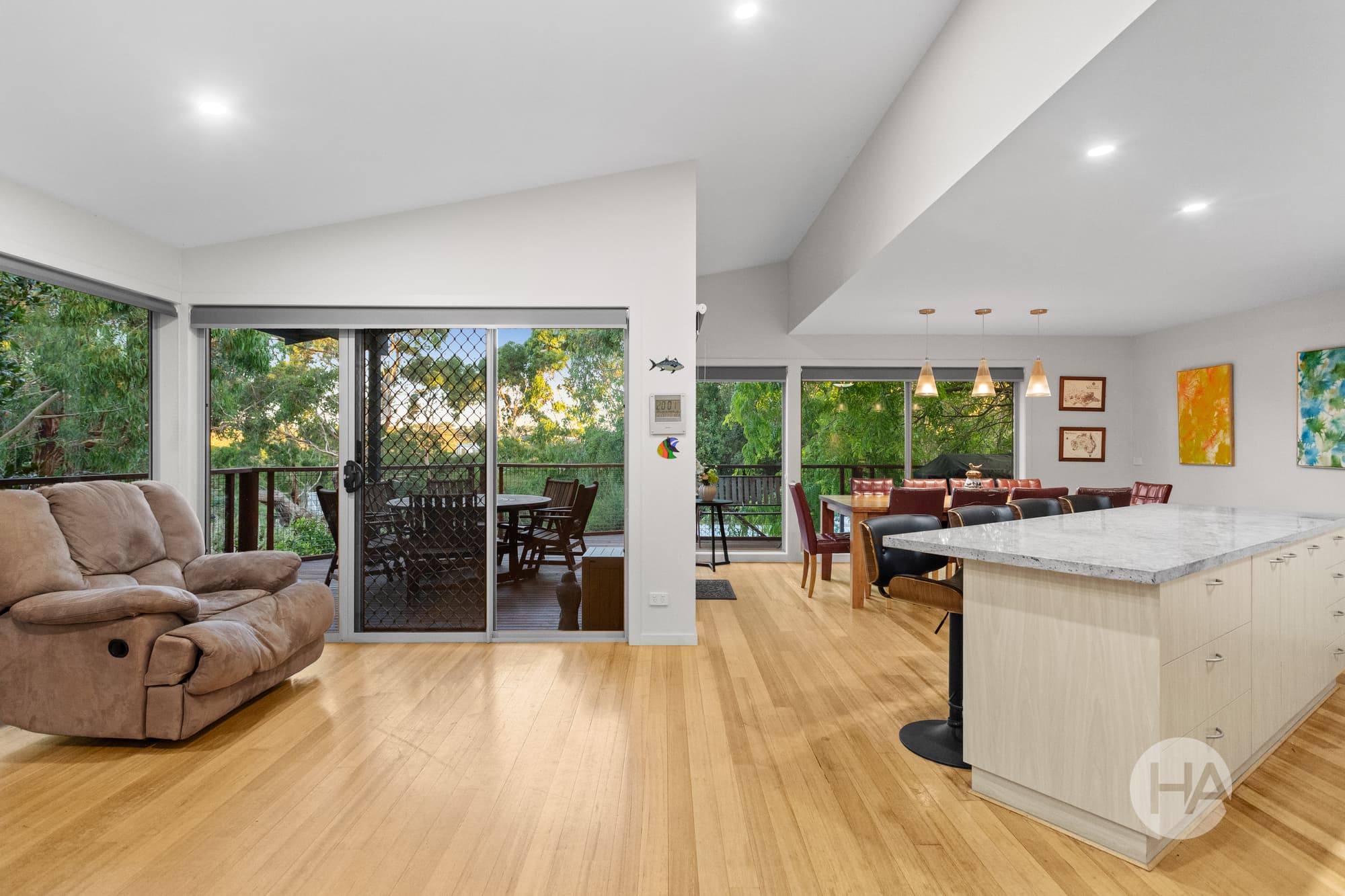 32 Meanderri Drive, INVERLOCH, Inverloch - Thumbnail 3