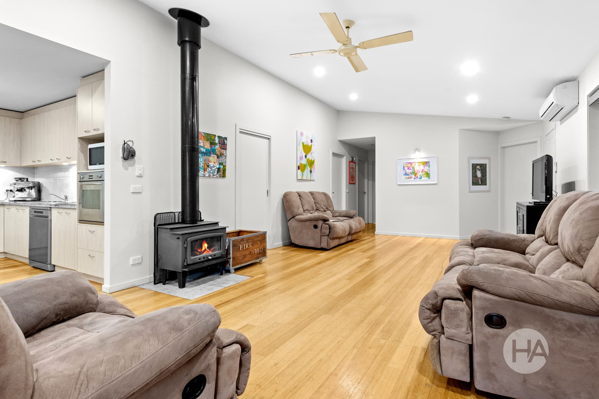 32 Meanderri Drive, INVERLOCH, Inverloch - Thumbnail 4