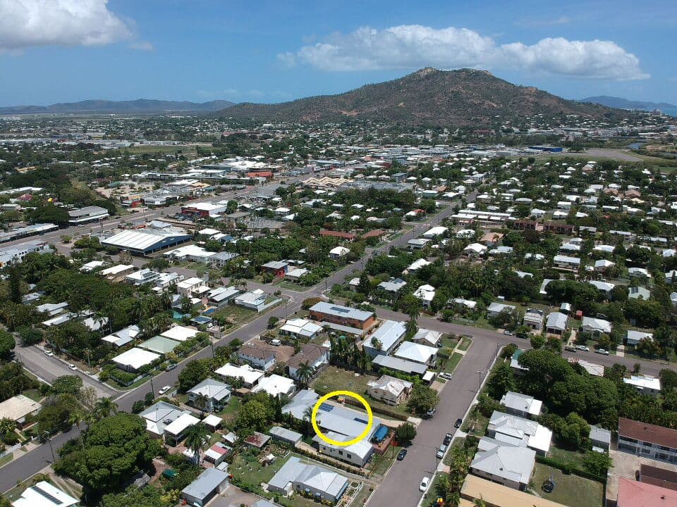 7 Richmond Street, Hermit Park QLD 4812, Hermit Park - Thumbnail 2