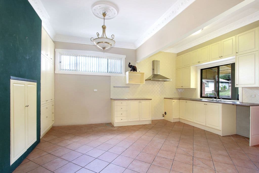 37 Rawlinson Avenue, Wollongong NSW 2500, Wollongong - Thumbnail 2