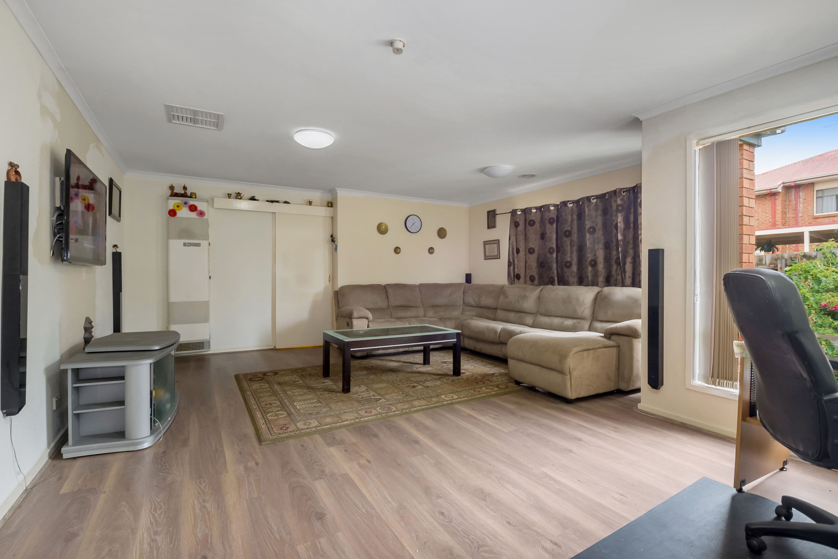 3 Houston Court, Reservoir VIC 3073, Reservoir - Thumbnail 2