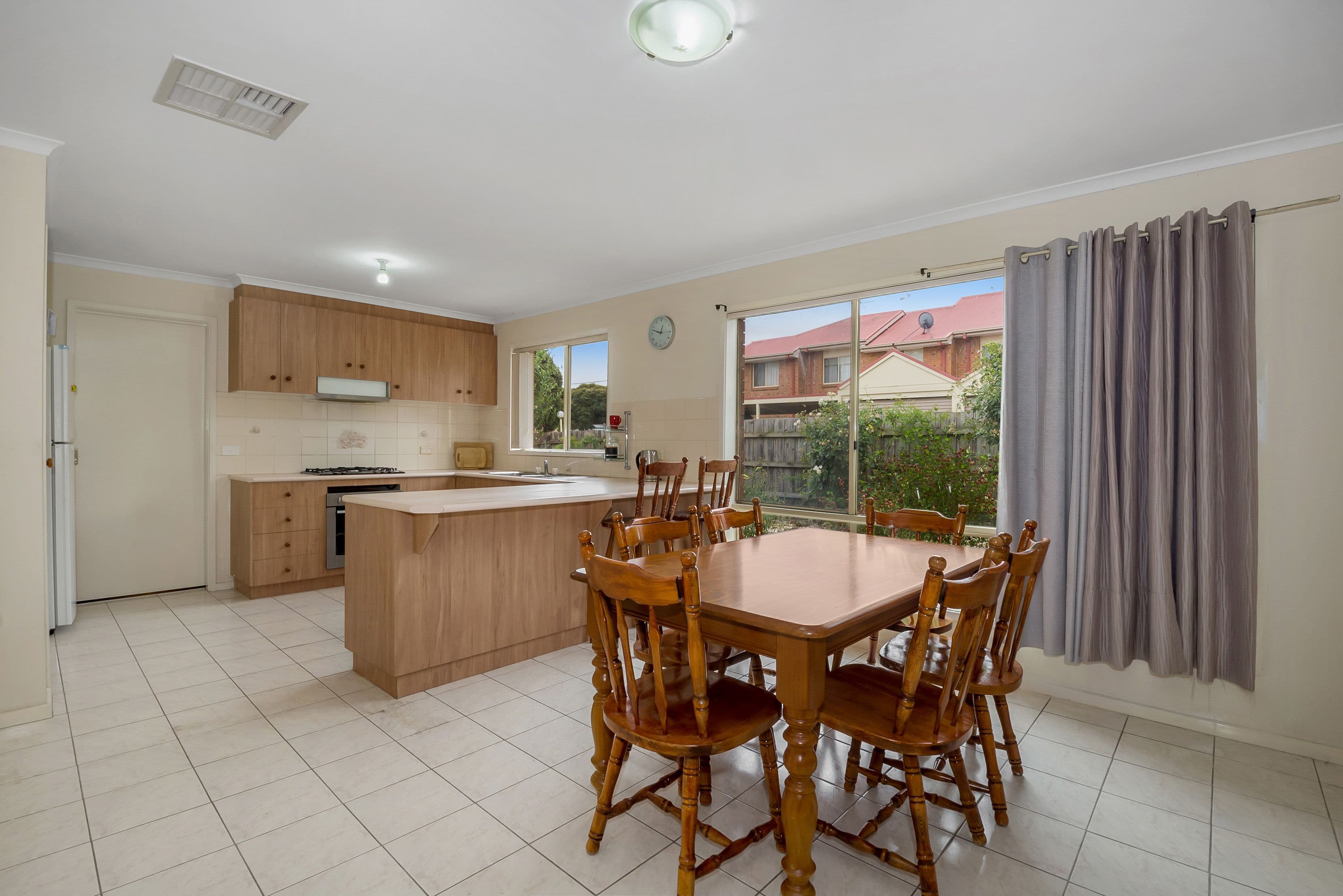 3 Houston Court, Reservoir VIC 3073, Reservoir - Thumbnail 3