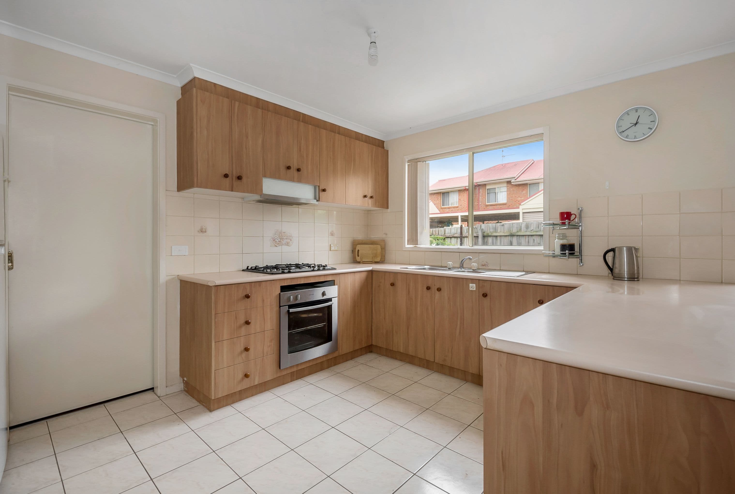 3 Houston Court, Reservoir VIC 3073, Reservoir - Thumbnail 4