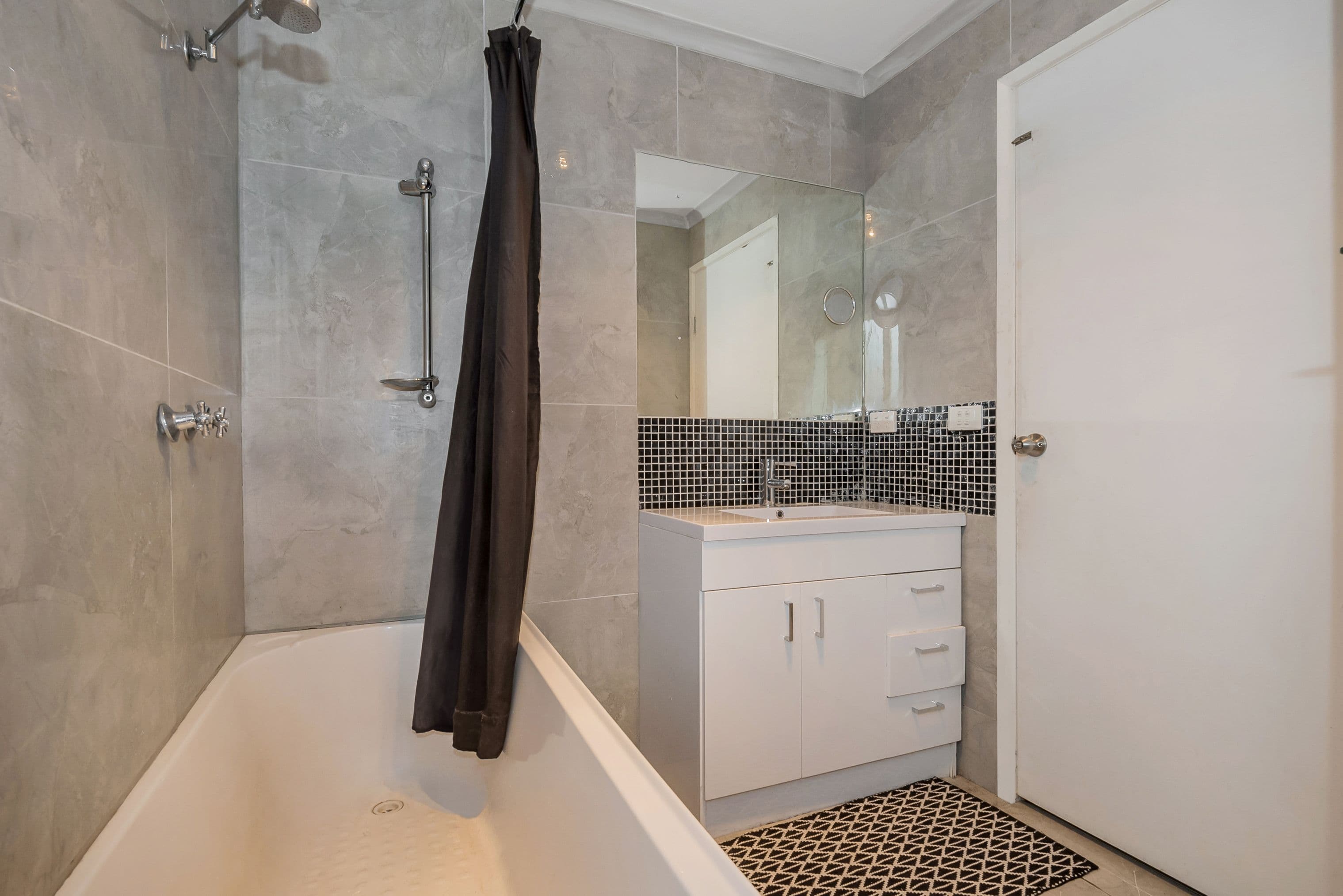 3 Houston Court, Reservoir VIC 3073, Reservoir - Thumbnail 7