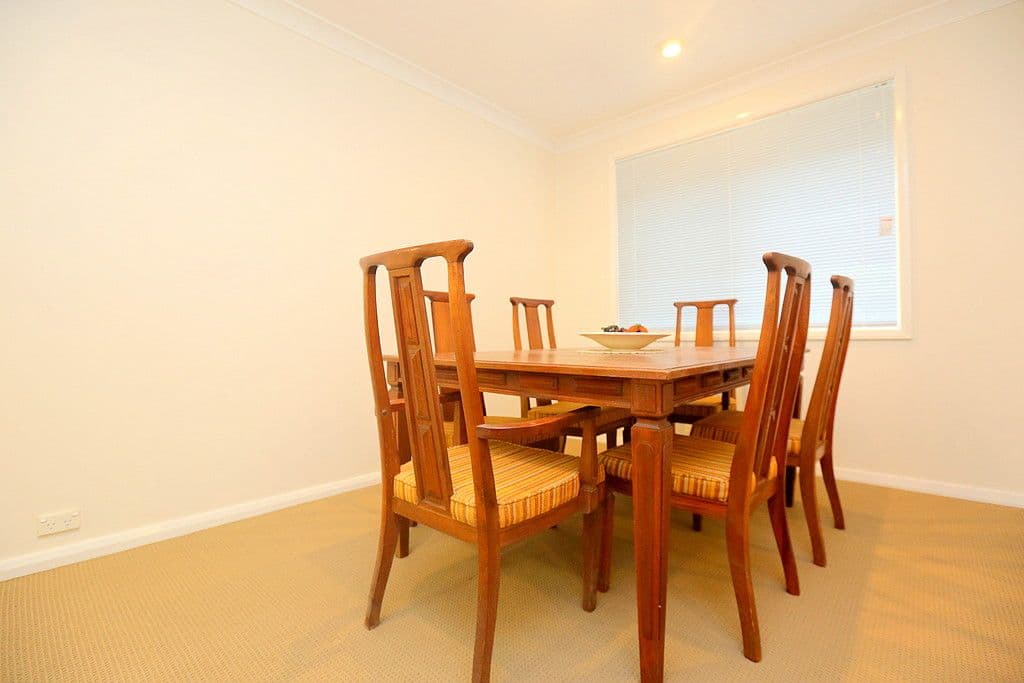 14 Josephine Crescent, Georges Hall - Thumbnail 6
