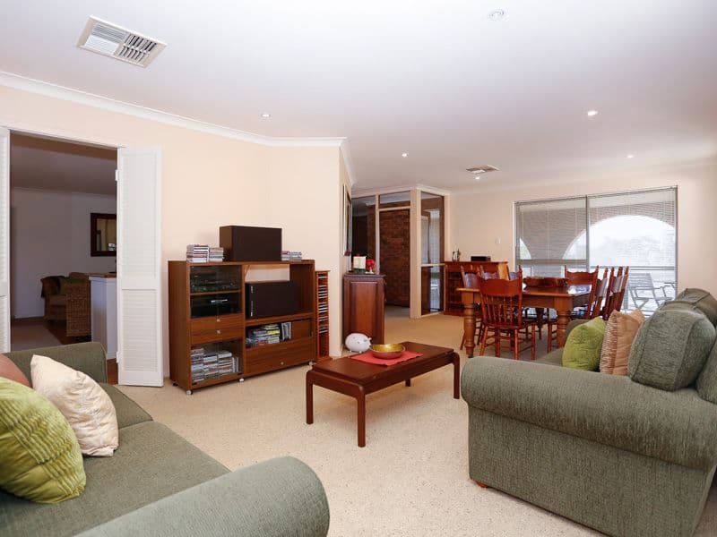 20 Darley Circle, BULL CREEK WA 6149, Bull Creek - Thumbnail 2
