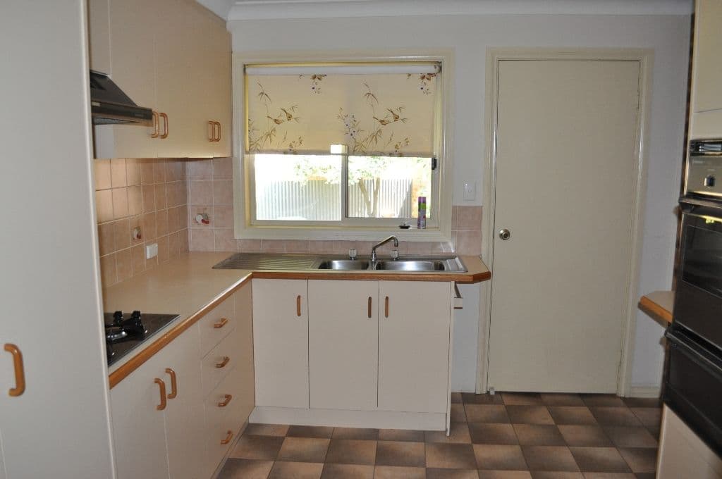 2 Overdale Drive, BOURKELANDS NSW 2650, Bourkelands - Thumbnail 3