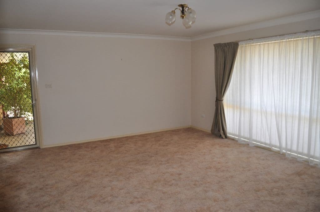 2 Overdale Drive, BOURKELANDS NSW 2650, Bourkelands - Thumbnail 6