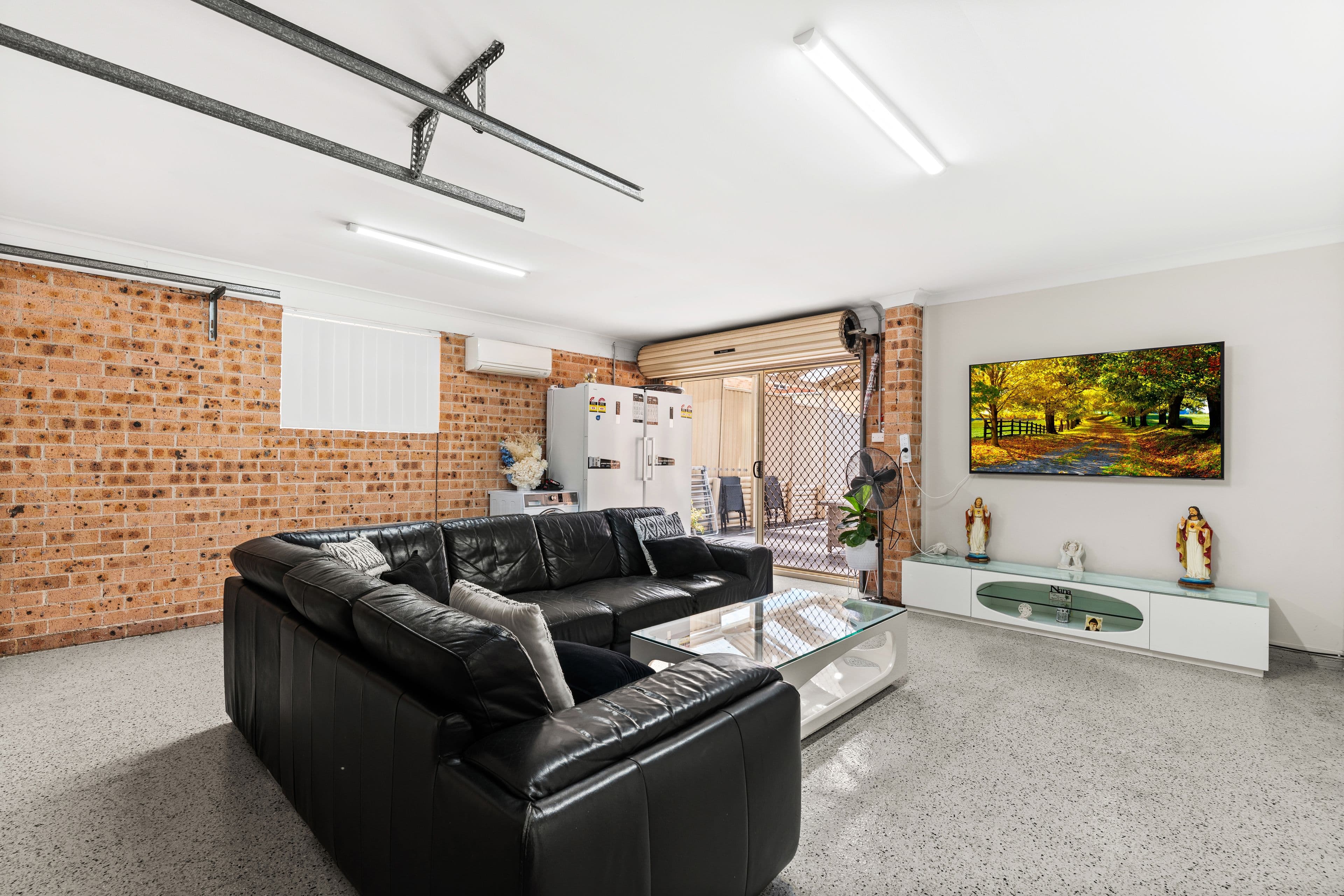 84 Scottsdale Circuit, West Hoxton NSW 2171, West Hoxton - Thumbnail 4