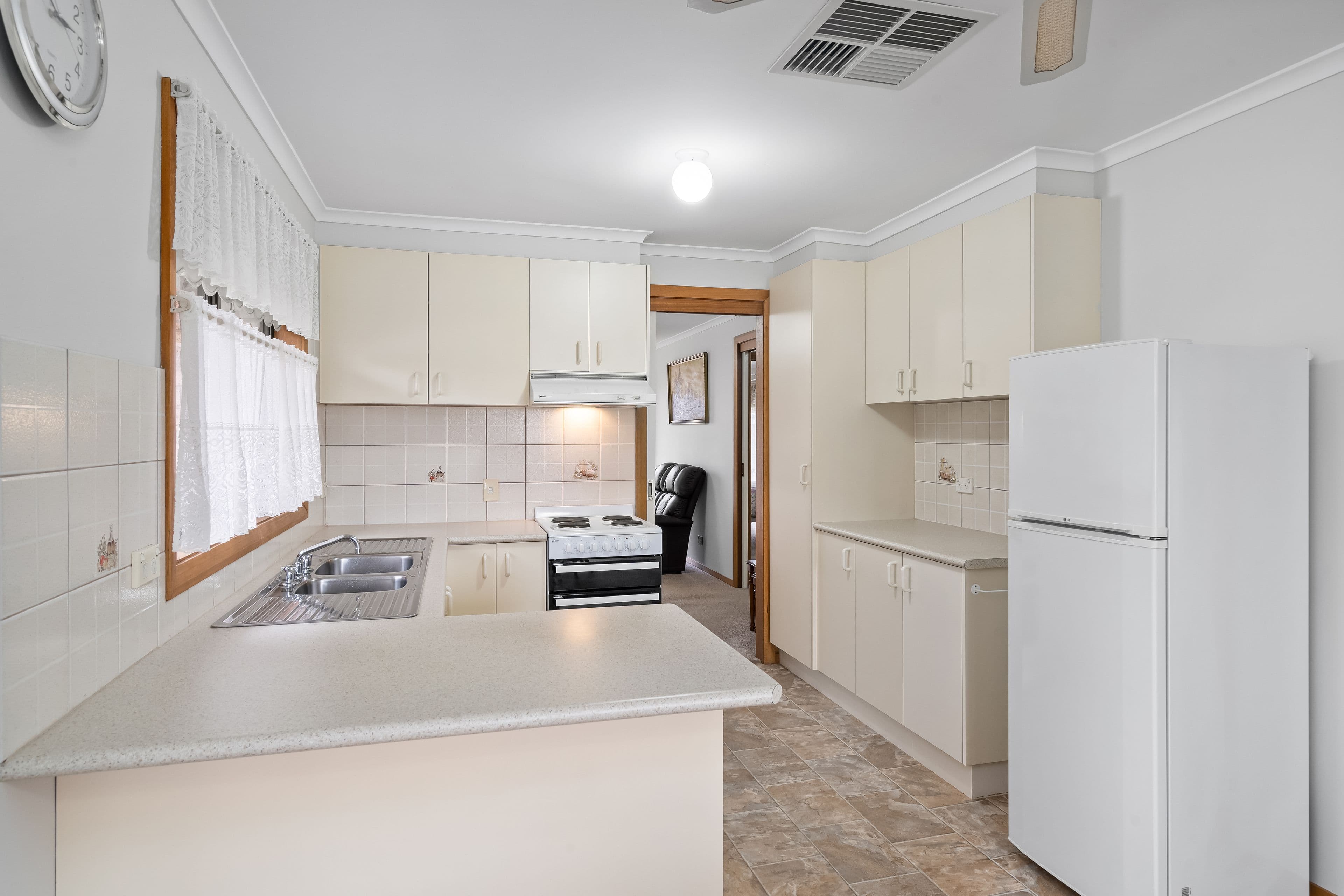 10 President Street, Seymour VIC 3660, Seymour - Thumbnail 4