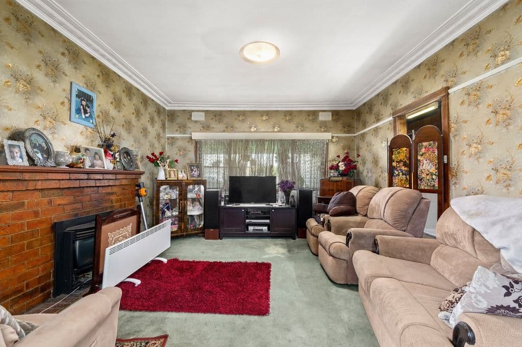 8 Mack Street, Reservoir VIC 3073, Reservoir - Thumbnail 3