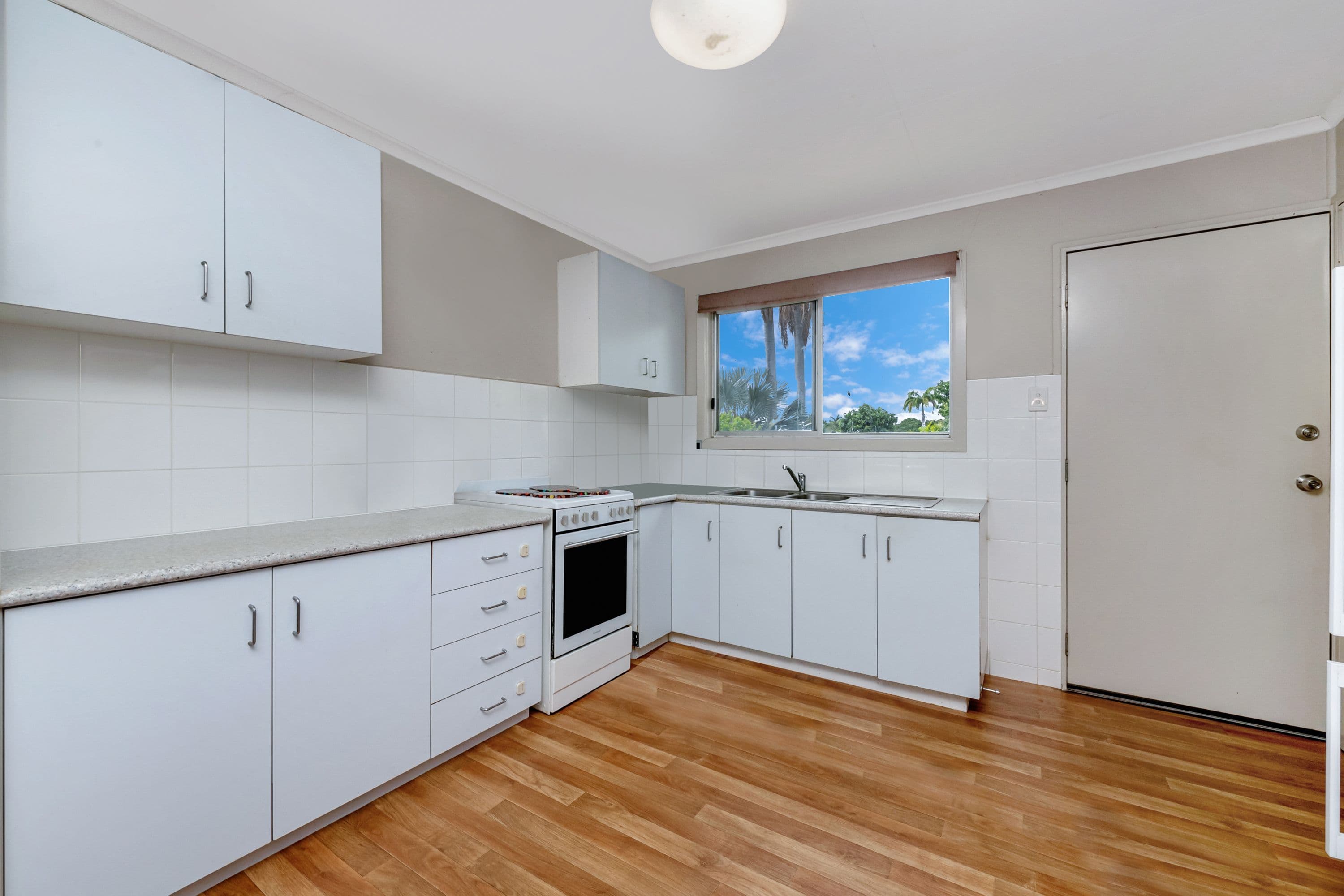 209 Thuringowa Drive, Kirwan QLD 4817, Kirwan - Thumbnail 4