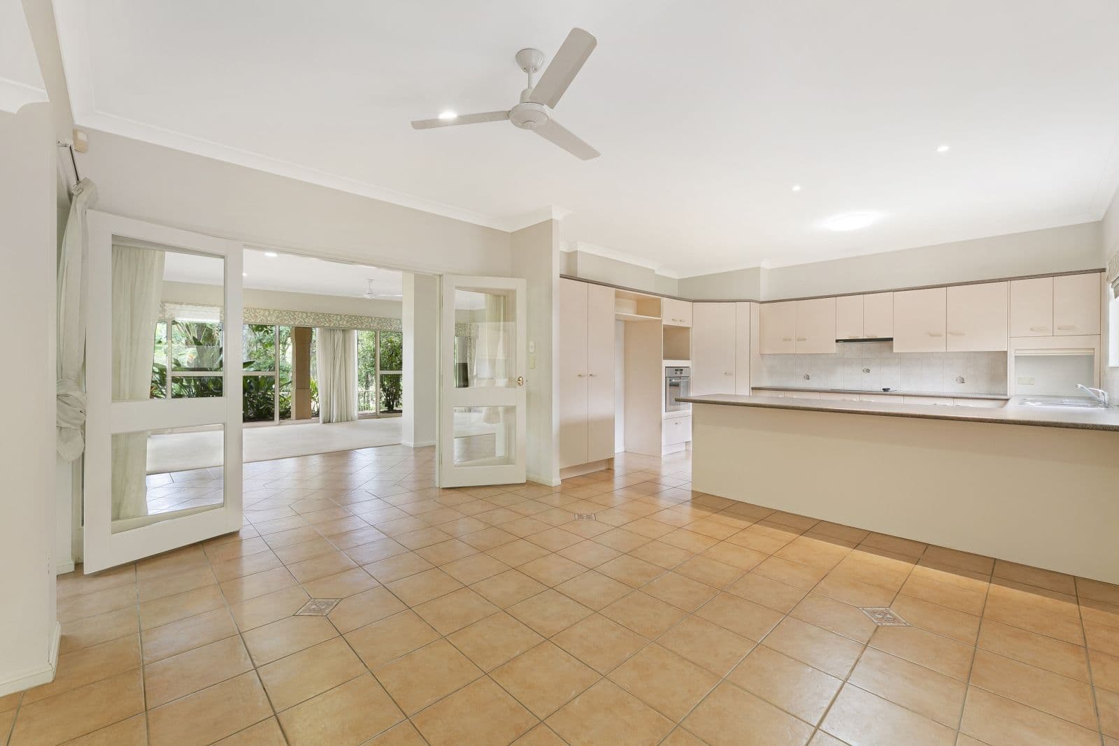16 Waterwood Court, Arundel QLD 4214, Arundel - Thumbnail 5