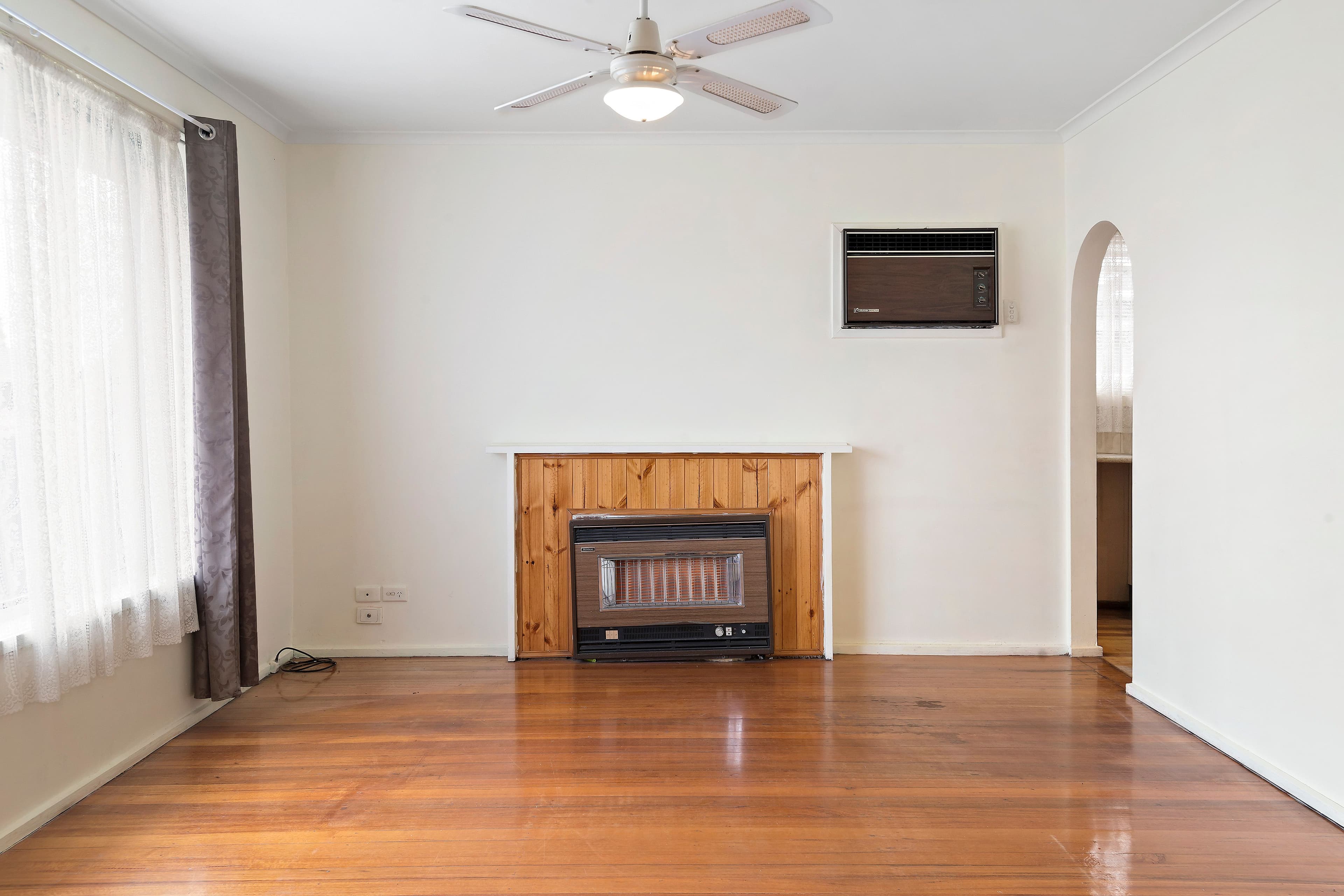 196 Darebin Drive, Lalor VIC 3075, Lalor - Thumbnail 2