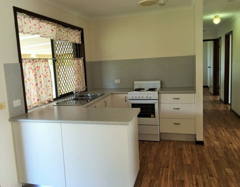 8 Rosella Street, Parrearra QLD 4575, Parrearra - Thumbnail 2