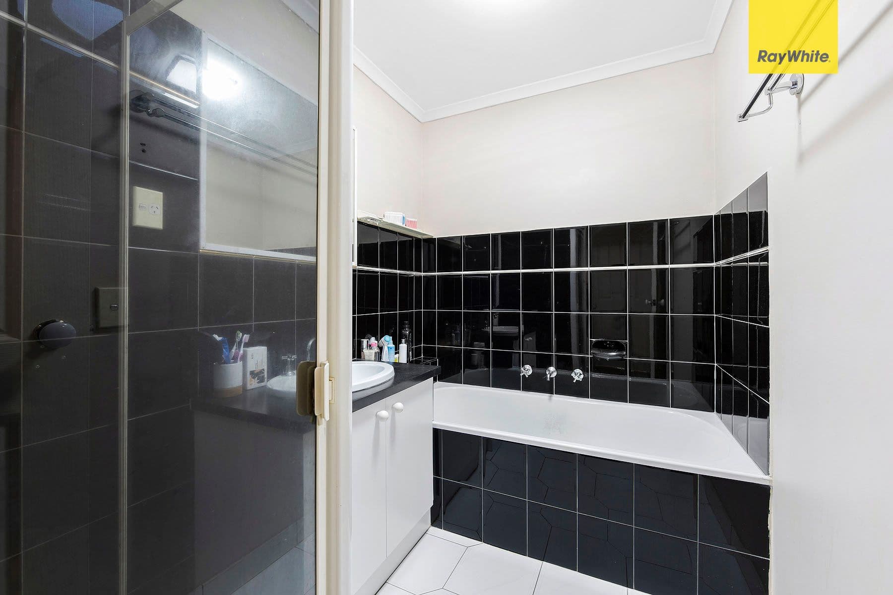 6 Quartz Street, Delahey VIC 3037, Delahey - Thumbnail 5
