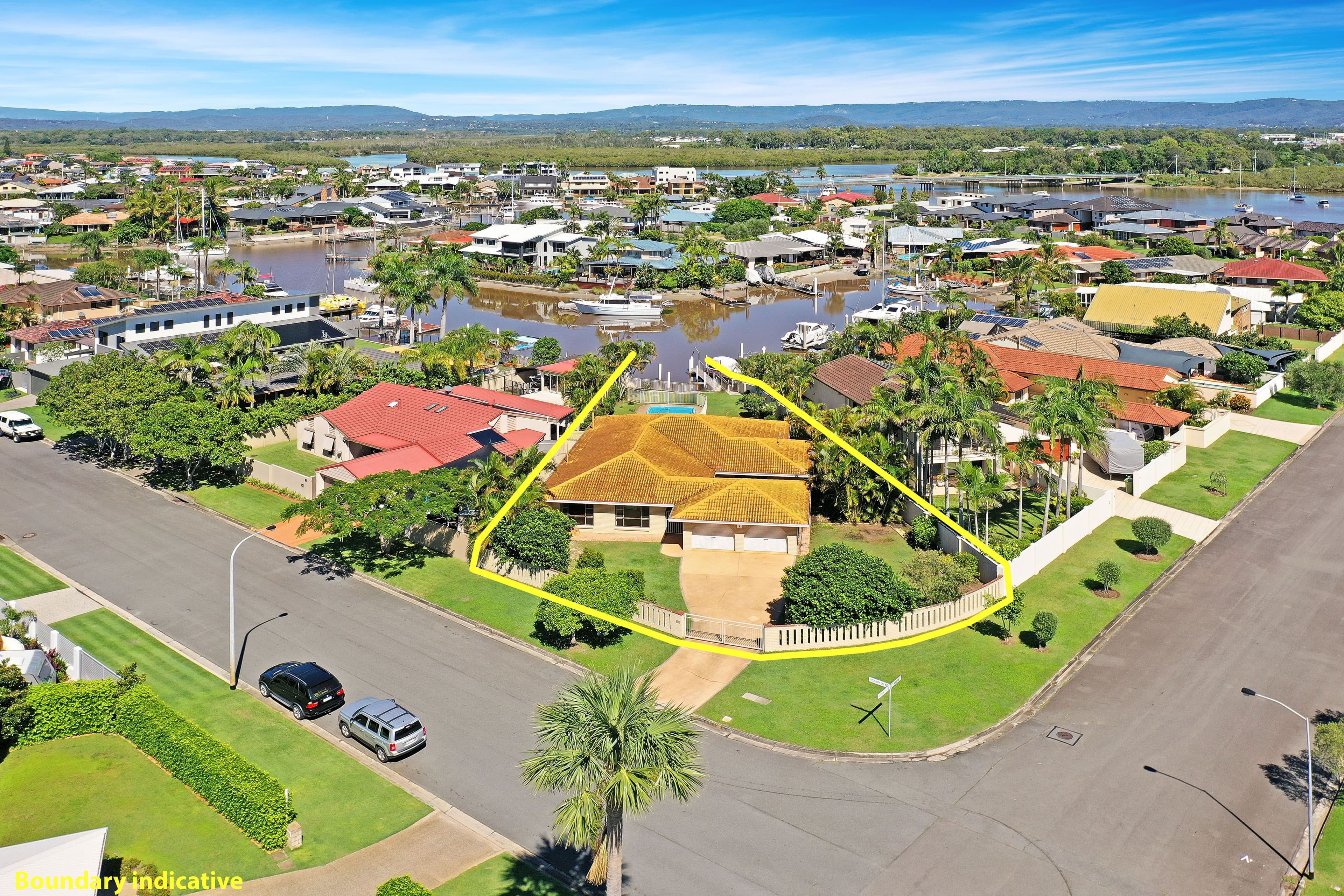 8 Hume Parade, Paradise Point QLD 4216, Paradise Point - Image 1
