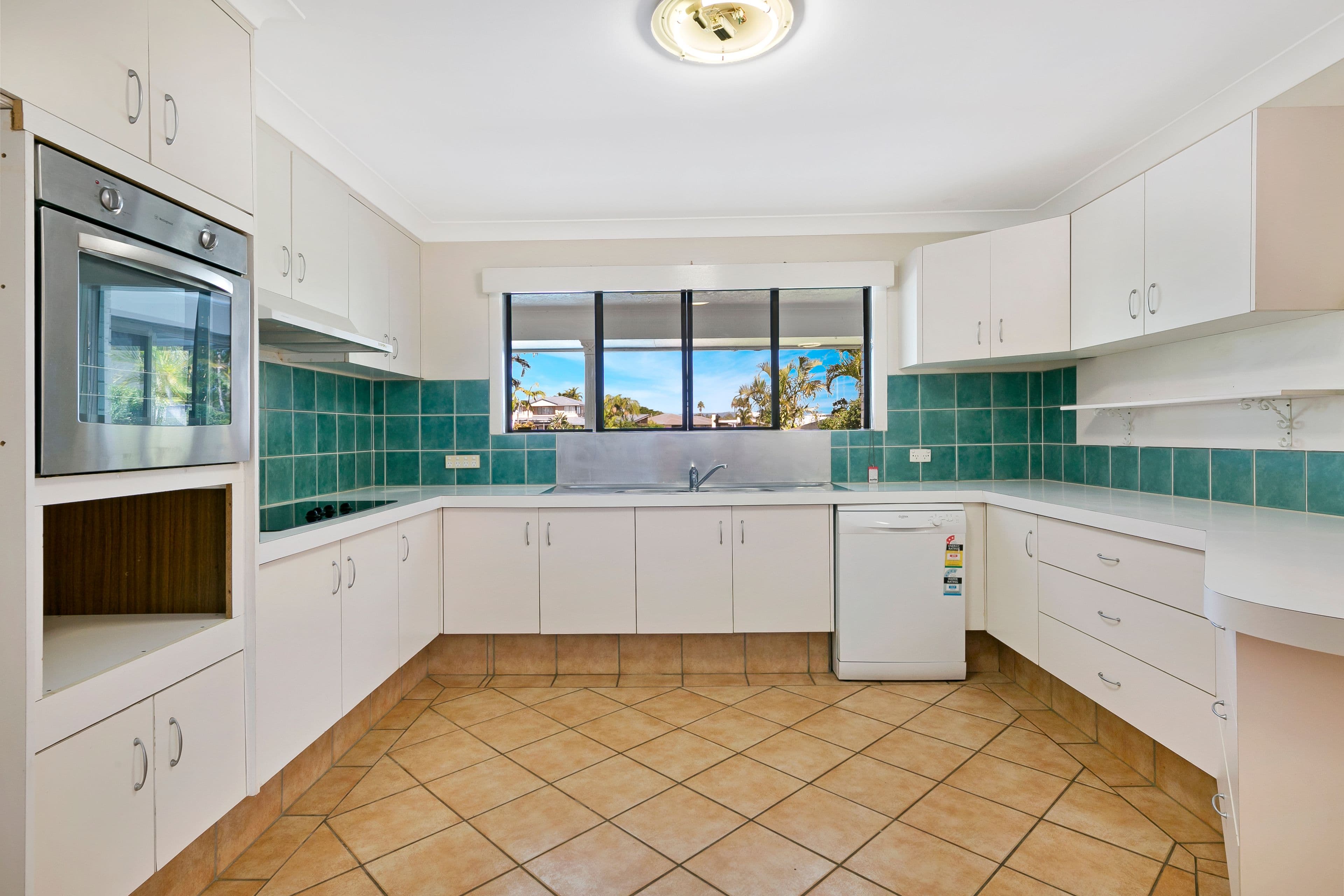 8 Hume Parade, Paradise Point QLD 4216, Paradise Point - Thumbnail 7