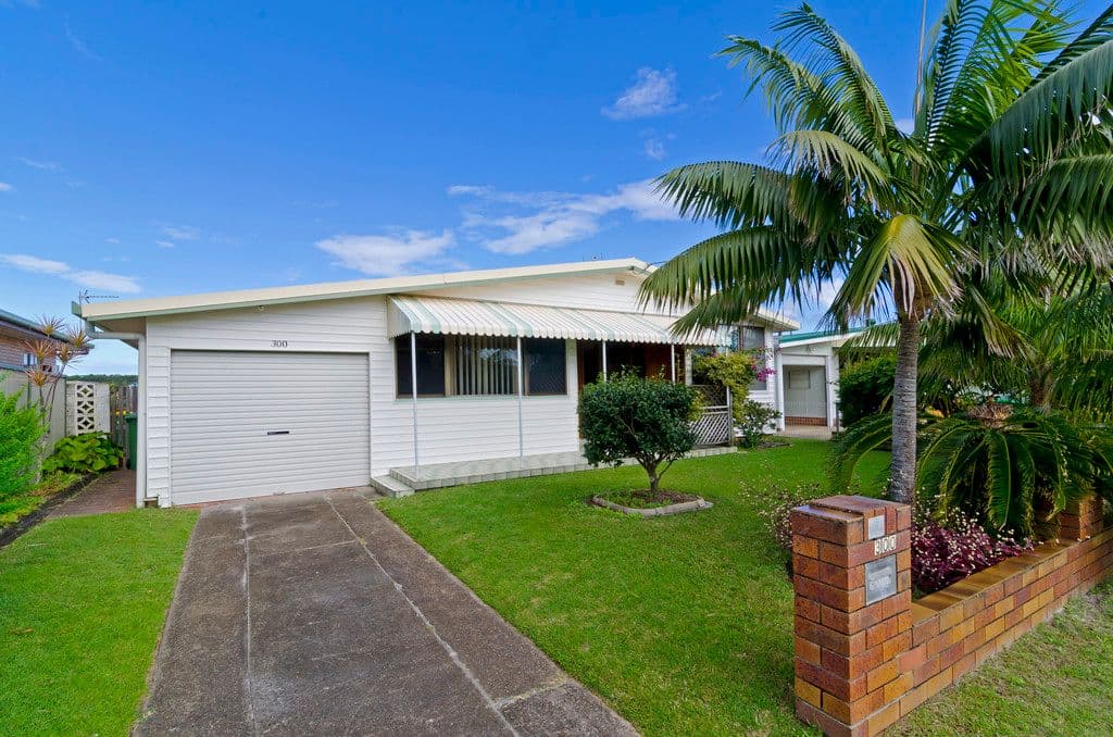 300 Adina Avenue, BILINGA QLD 4225, Bilinga - Image 1