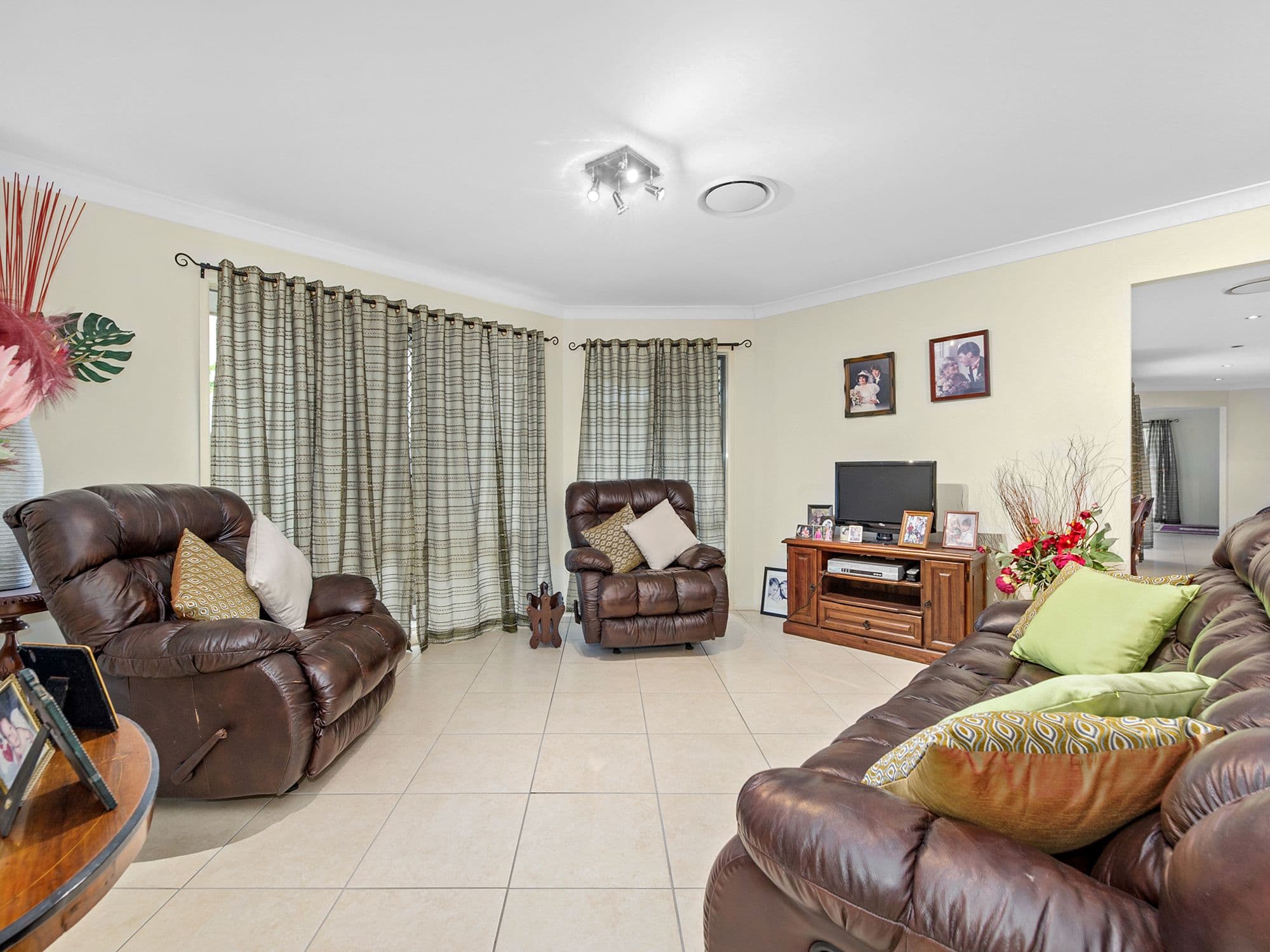 27 Canopus Street, Bridgeman Downs QLD 4035, Bridgeman Downs - Thumbnail 3
