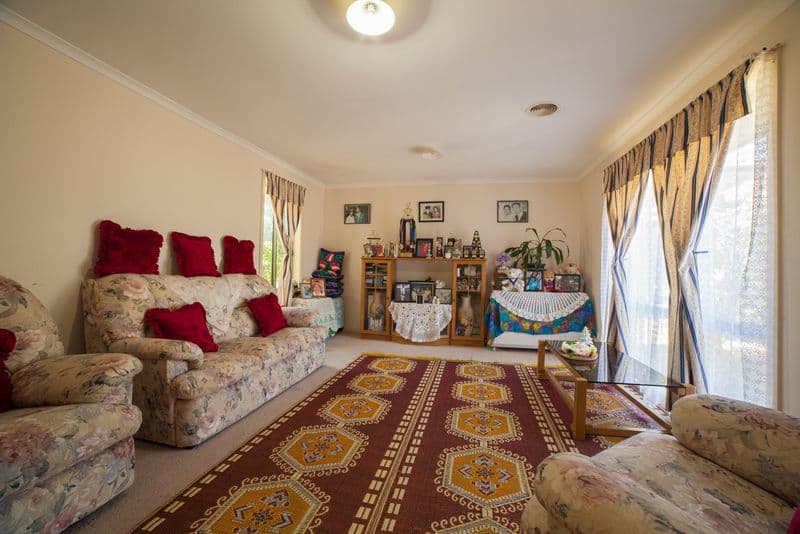 21 Sapphire Drive, Hampton Park VIC 3976, Hampton Park - Thumbnail 4