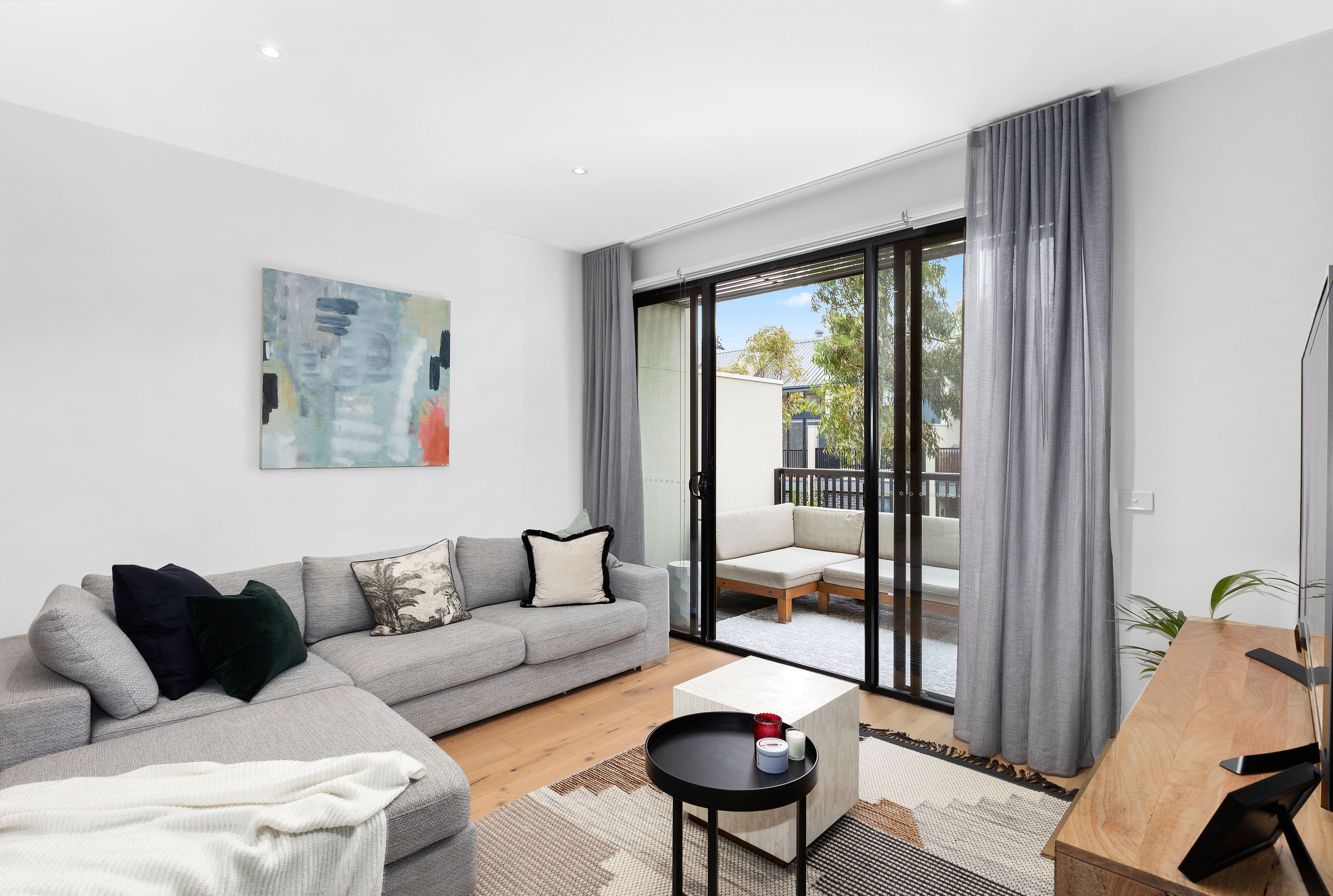 18 Central Park Walk, Cheltenham VIC 3192, Cheltenham - Thumbnail 3