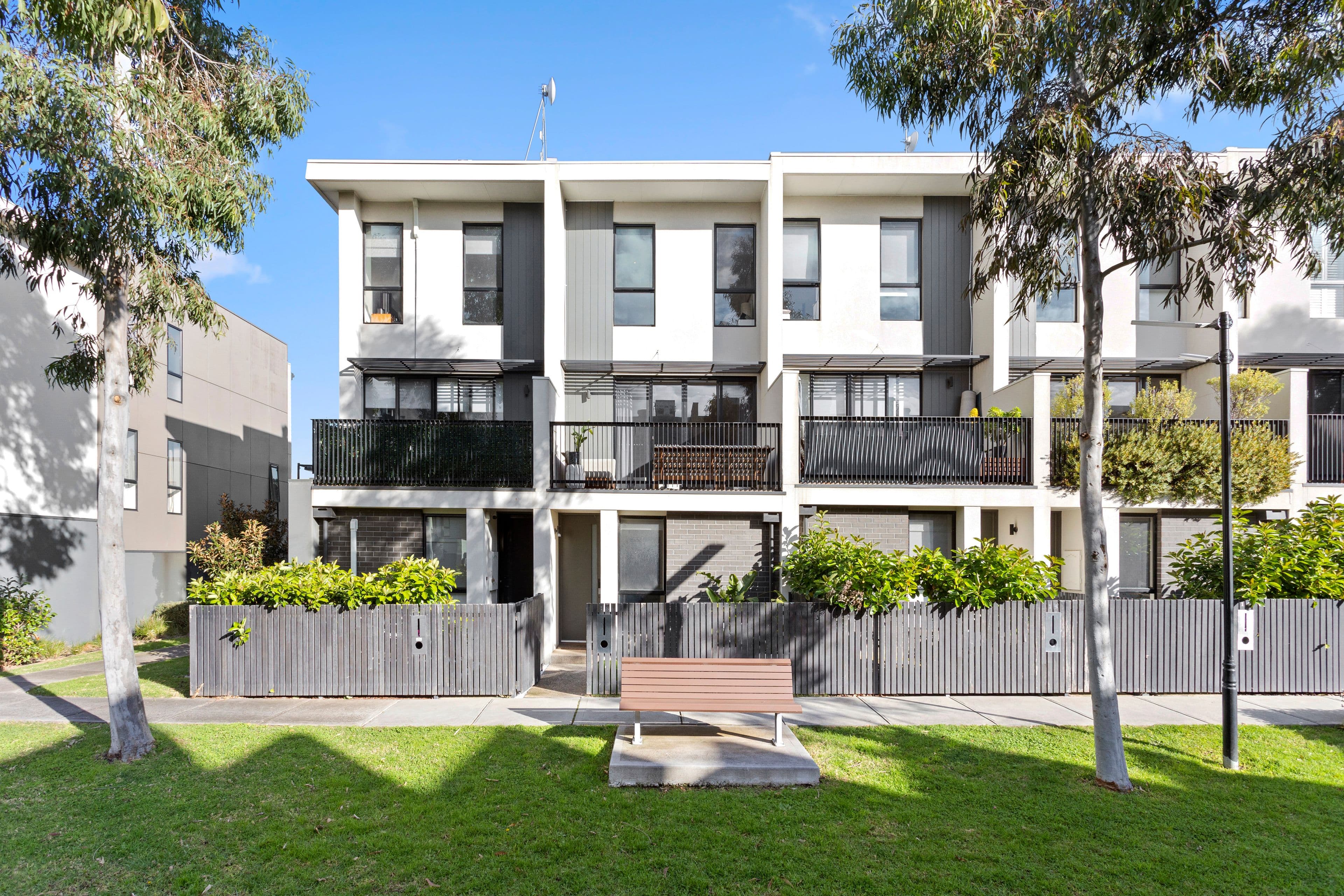 18 Central Park Walk, Cheltenham VIC 3192, Cheltenham - Thumbnail 7