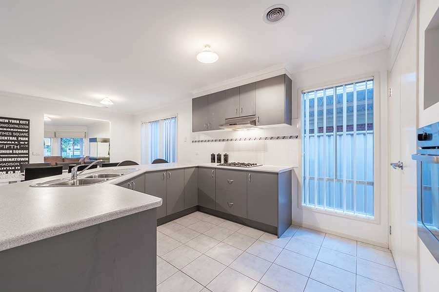 5 Valhalla Place, Craigieburn VIC 3064, Craigieburn - Thumbnail 2