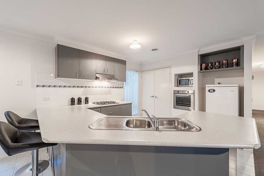 5 Valhalla Place, Craigieburn VIC 3064, Craigieburn - Thumbnail 3