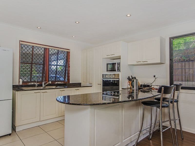 5 Fairway Avenue, SOUTHPORT QLD 4215, Southport - Thumbnail 6