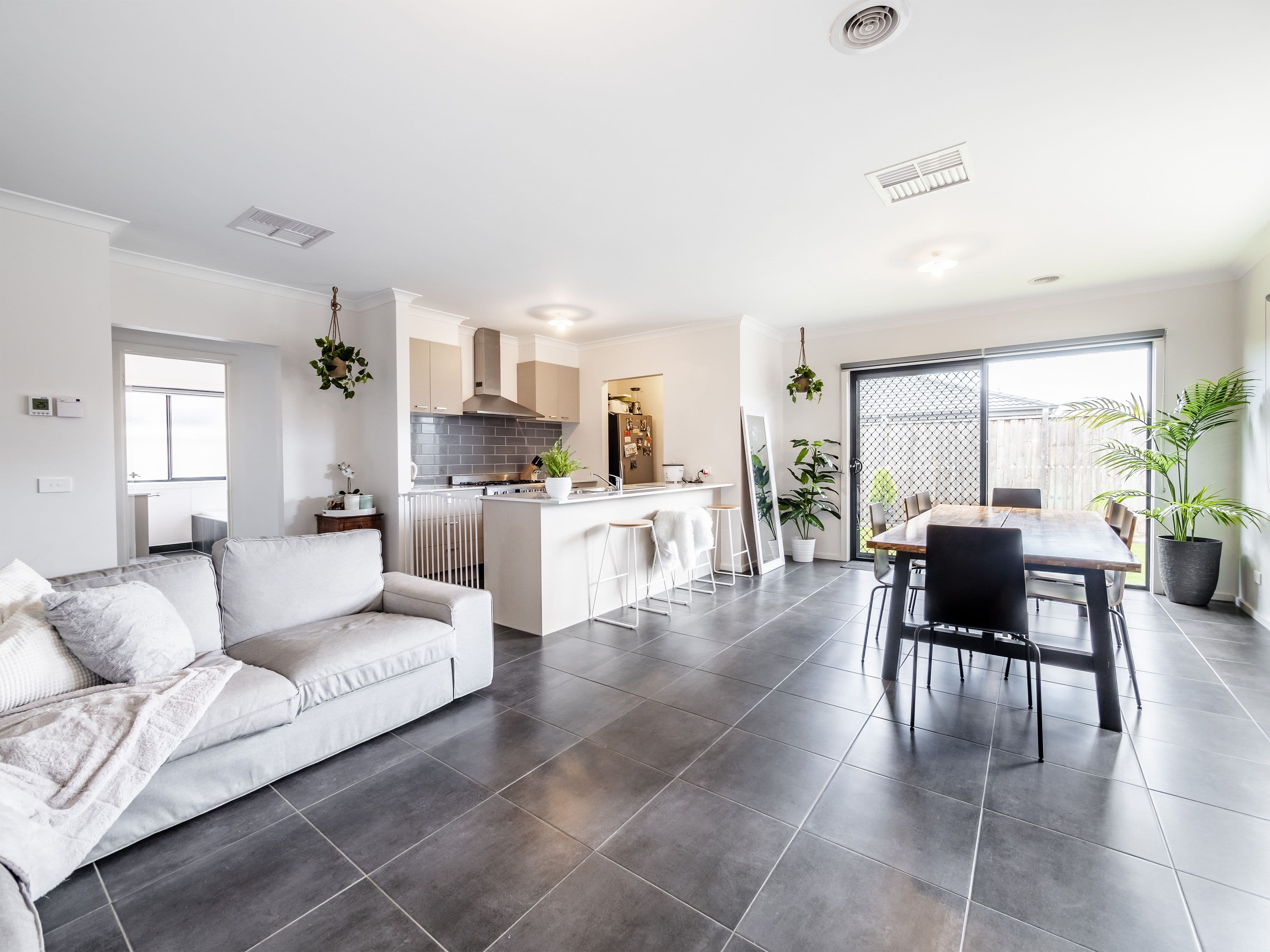 23 Capstone Street, Clyde VIC 3978, Clyde - Thumbnail 7