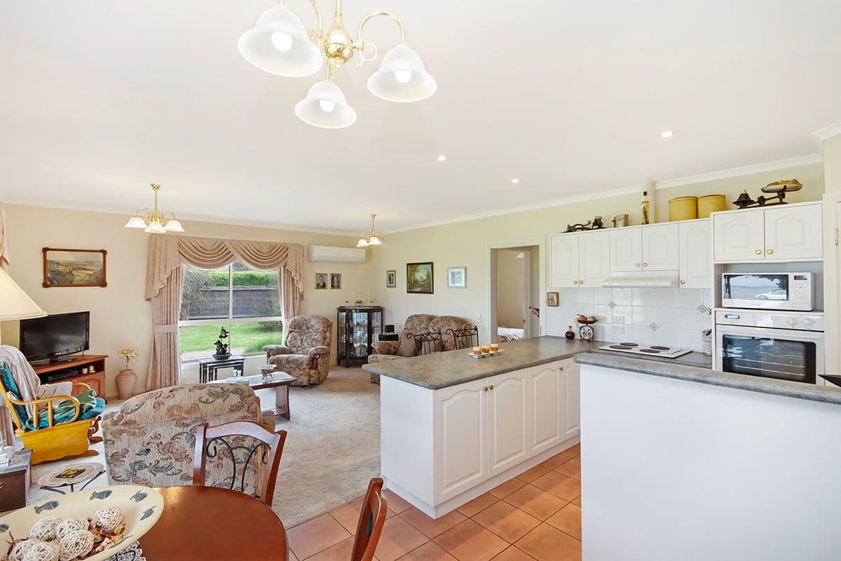 41 Frontage Road, Lake Bolac VIC 3351, Lake Bolac - Thumbnail 3