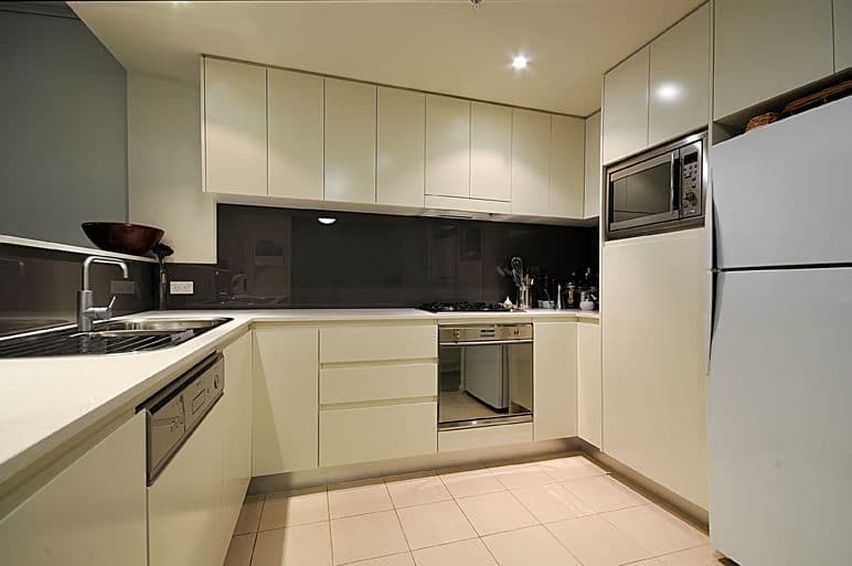 124-126 HUNTINGDALE ROAD MOUNT WAVERLEY, VIC, Mount Waverley - Thumbnail 2