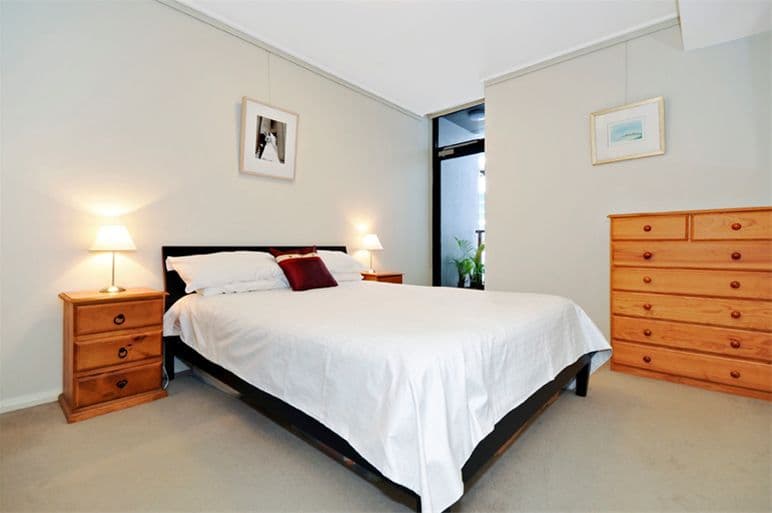124-126 HUNTINGDALE ROAD MOUNT WAVERLEY, VIC, Mount Waverley - Thumbnail 4