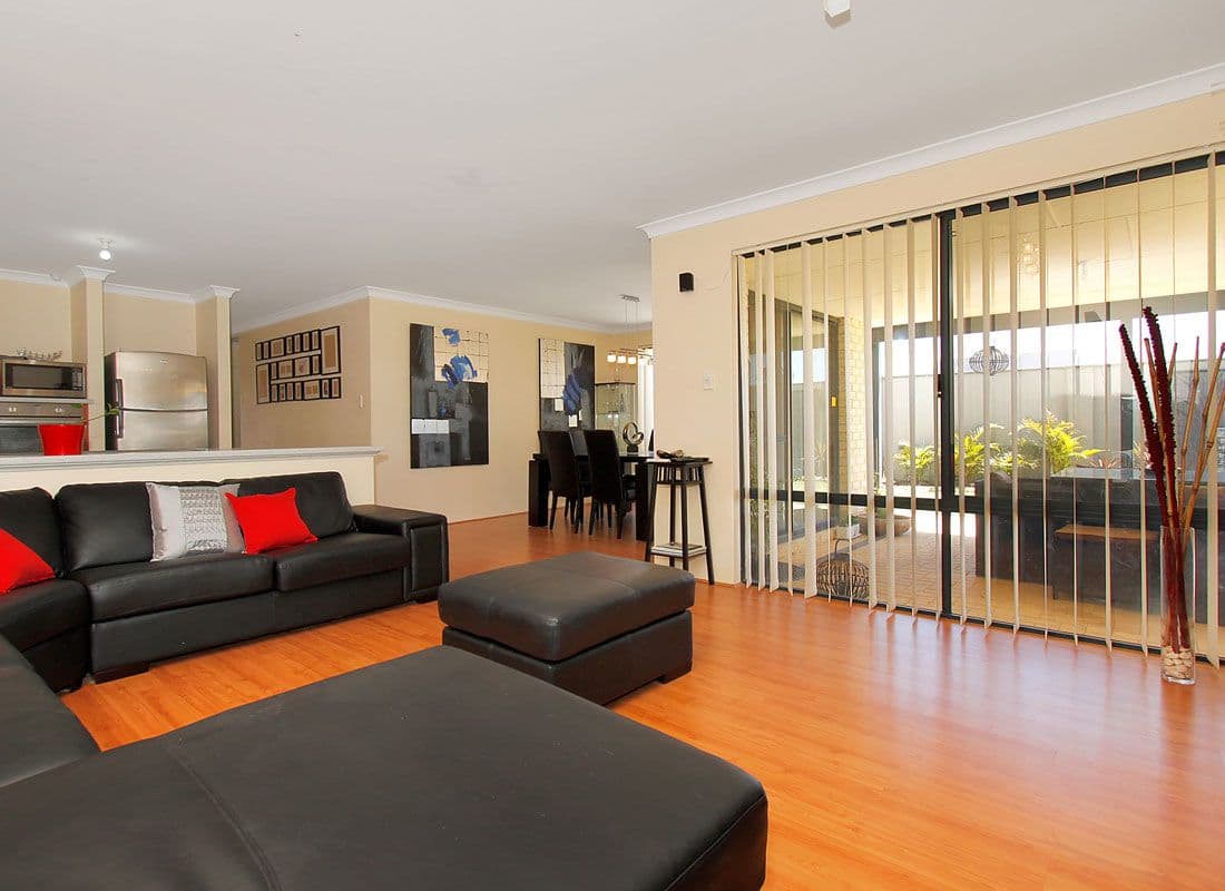 10 Birchmore Gardens, ELLENBROOK WA 6069, Ellenbrook - Thumbnail 2