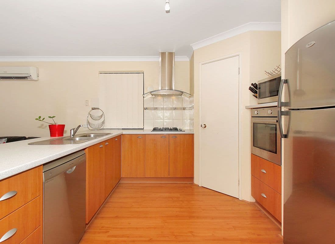 10 Birchmore Gardens, ELLENBROOK WA 6069, Ellenbrook - Thumbnail 3