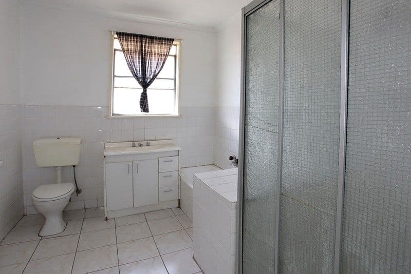 24 Henderson Street, LAVERTON VIC 3028, Laverton - Thumbnail 3