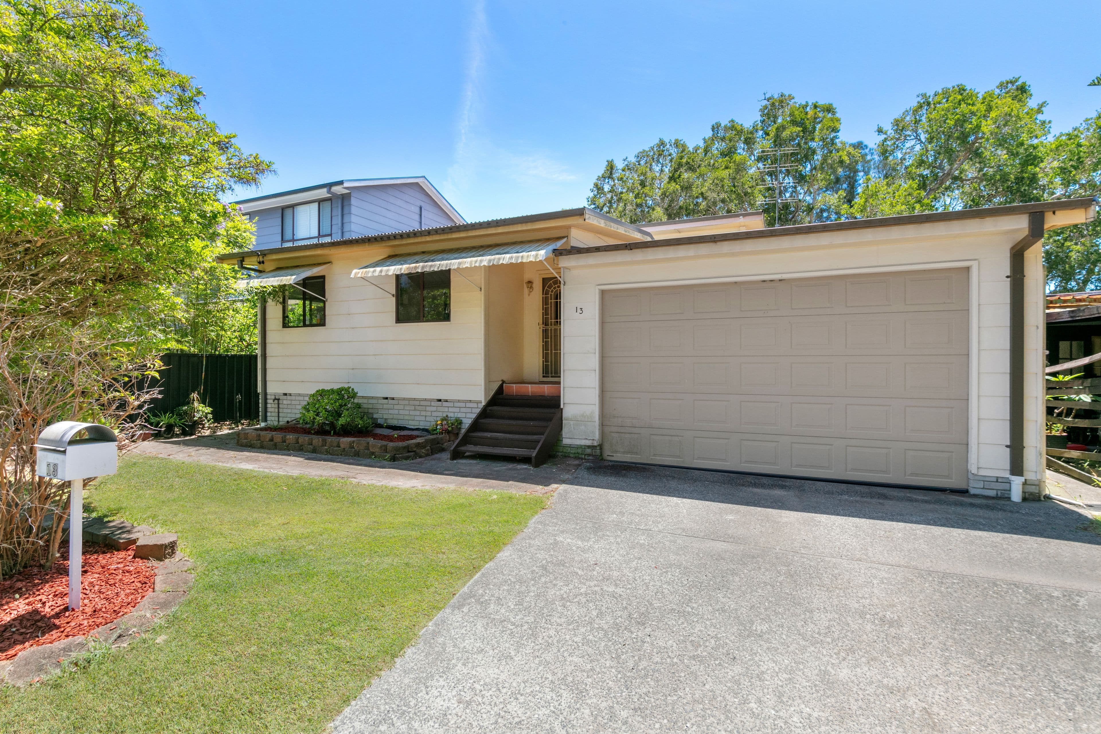13 Natuna Avenue, Budgewoi NSW 2262, Budgewoi - Thumbnail 4
