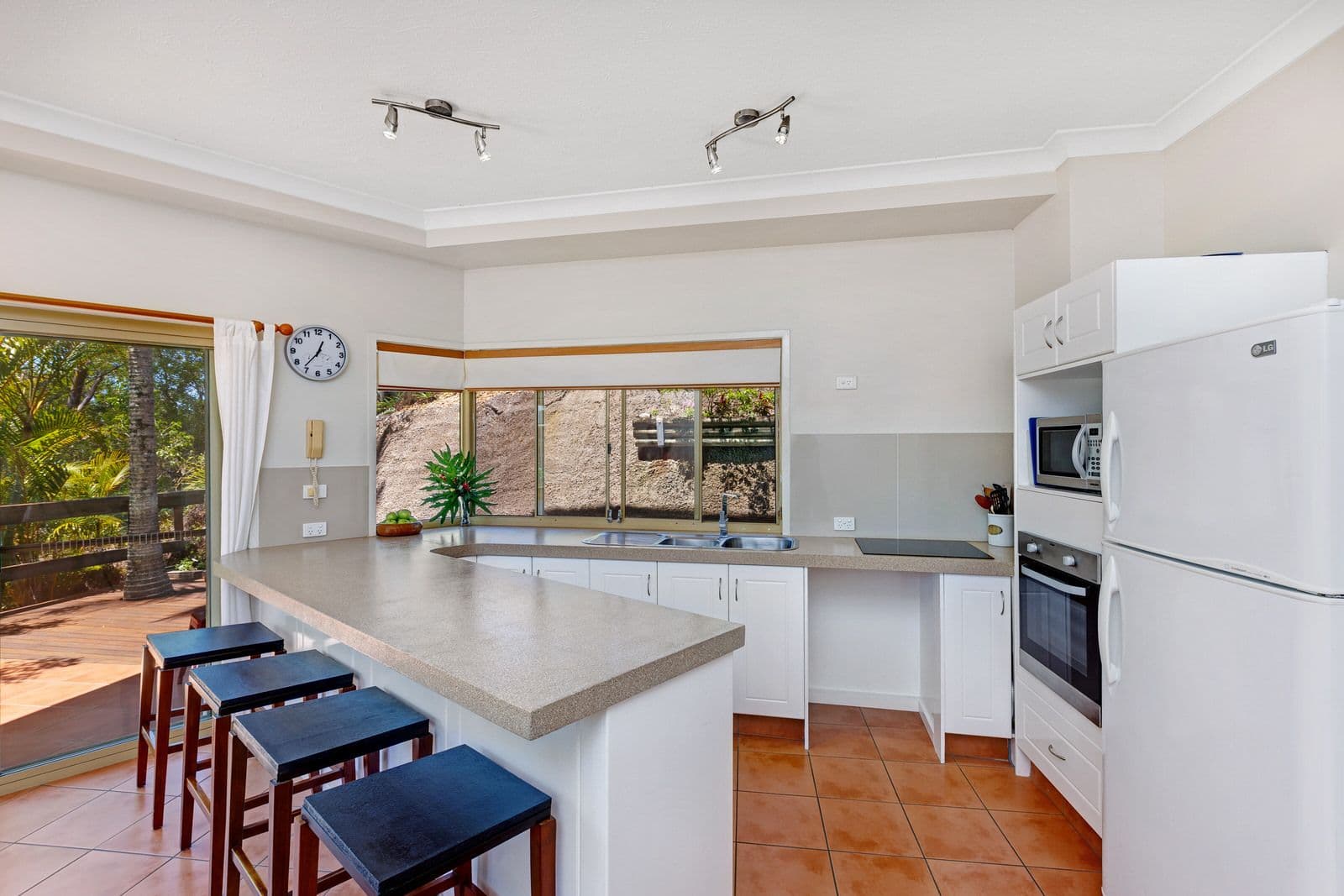28 Panorama Drive, Currumbin QLD 4223, Currumbin - Thumbnail 2