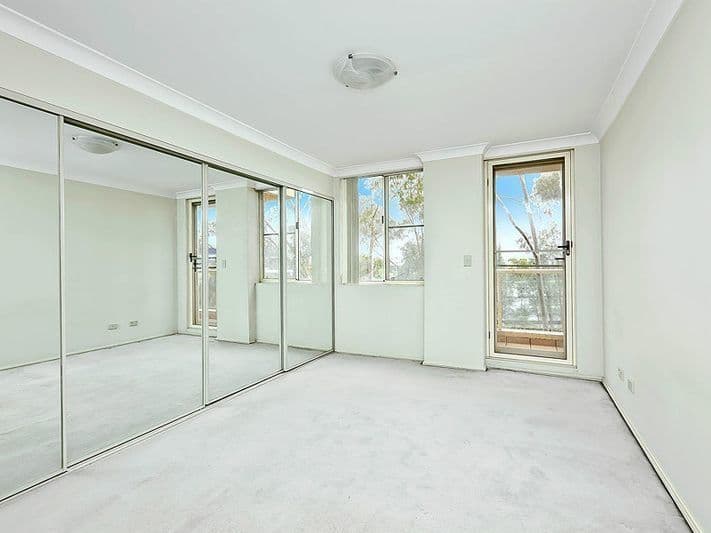 205/10 Wentworth Drive, Liberty Grove - Thumbnail 5