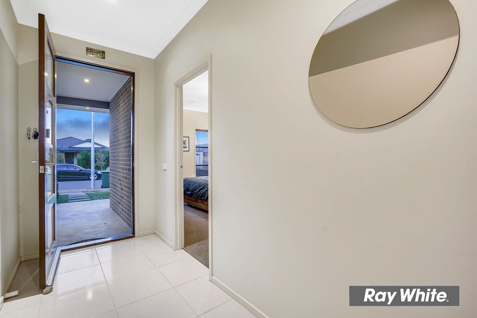28 Claire Way, Tarneit VIC 3029, Tarneit - Thumbnail 2