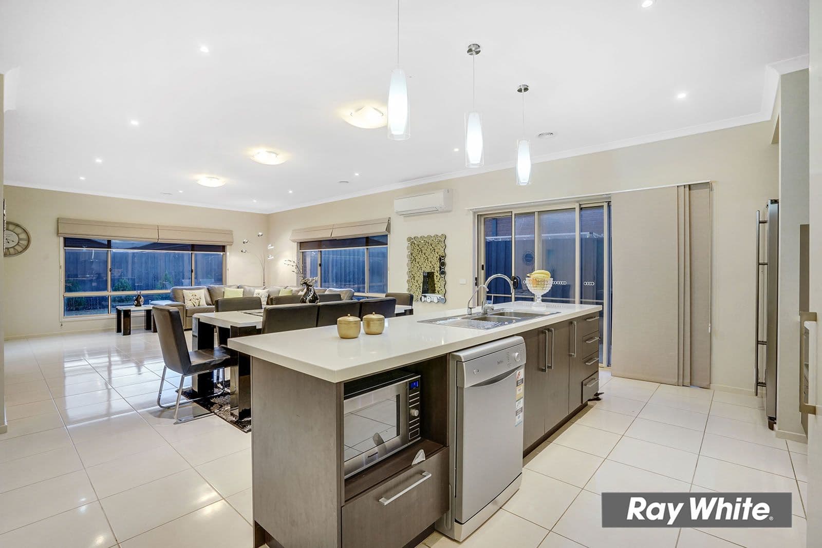 28 Claire Way, Tarneit VIC 3029, Tarneit - Thumbnail 6
