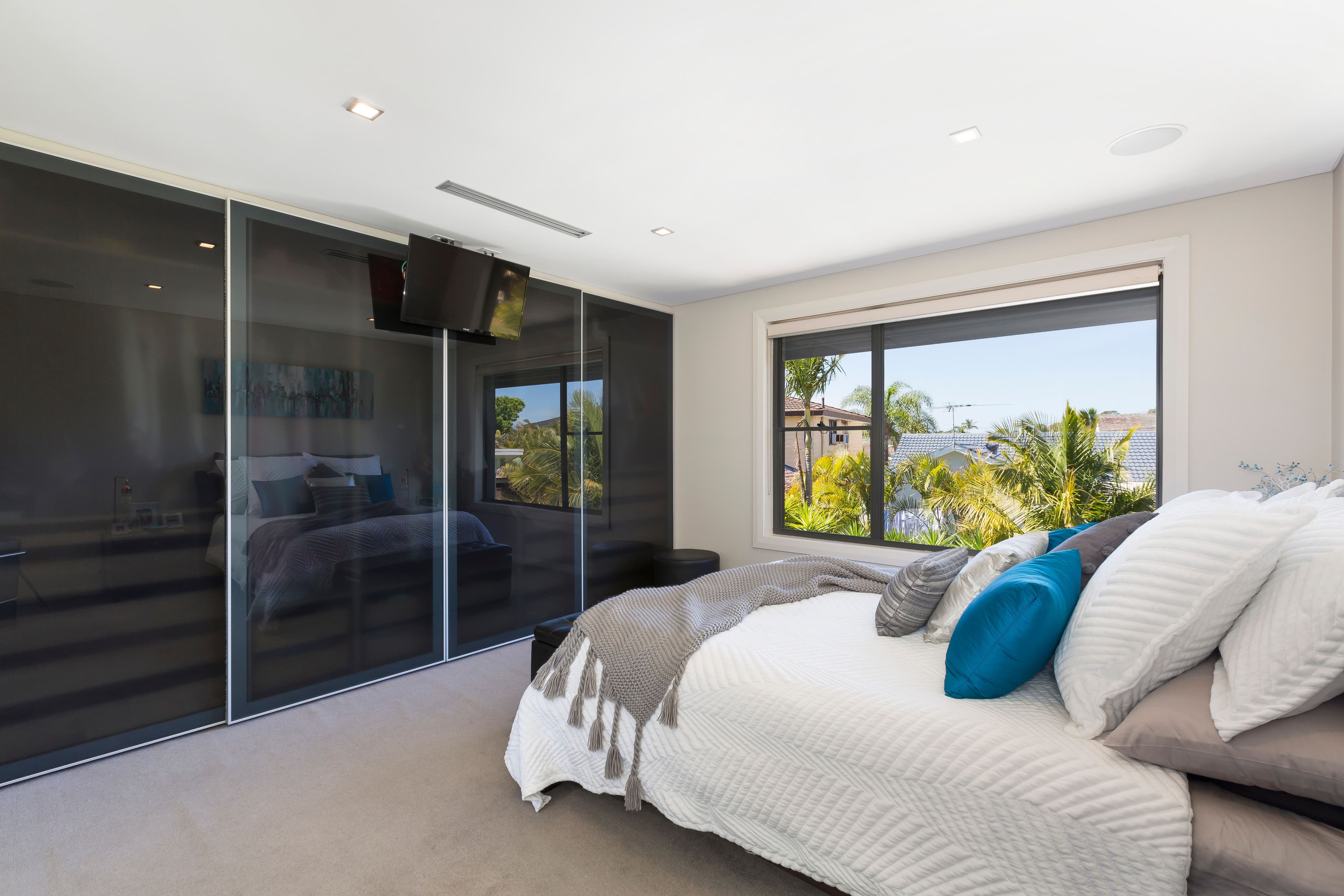 12 Hawkesbury Esplanade, Sylvania Waters - Thumbnail 8