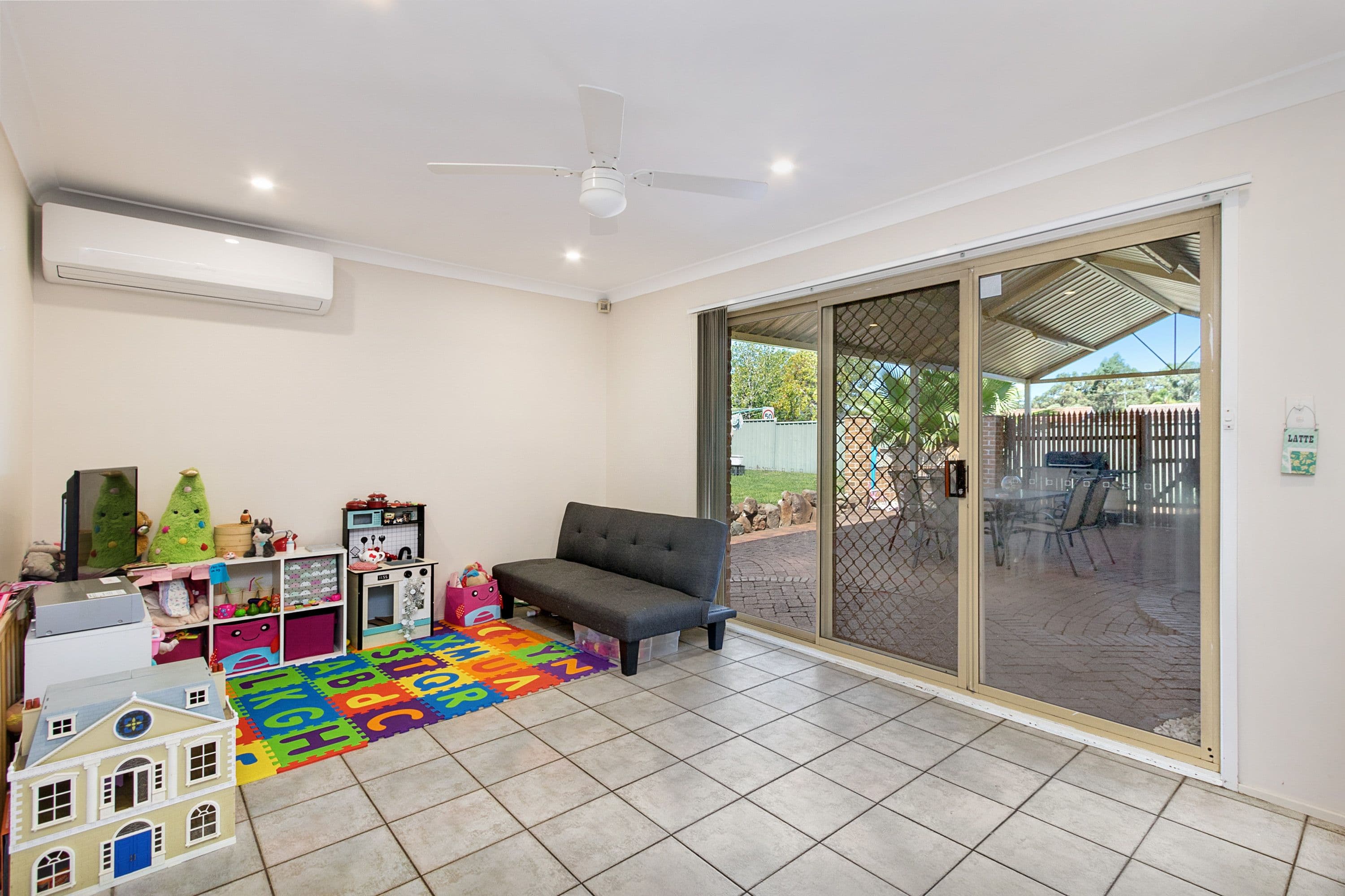 1 Harradine Crescent, Bligh Park - Thumbnail 4