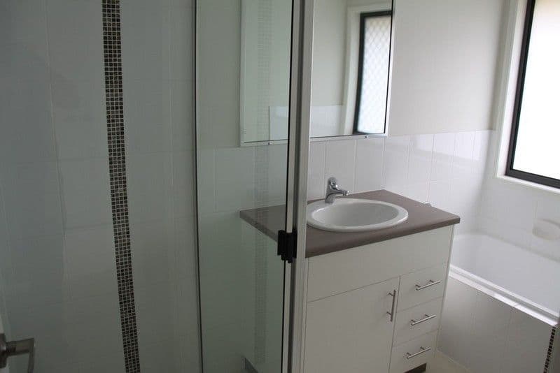 23 Marina Avenue, BOYNE ISLAND QLD 4680, Boyne Island - Thumbnail 4